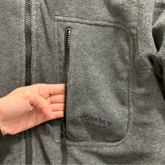 Tommy Jeans Mens Solid Quilted Reversible Jacket - Picture 9 of 11